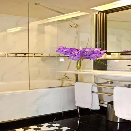 Le Patio Bastille Hotel 3*