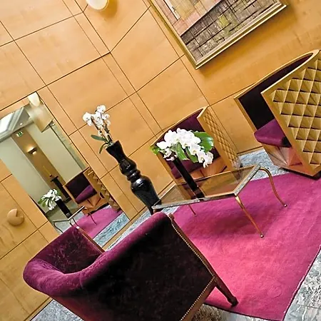 Le Patio Bastille 3*