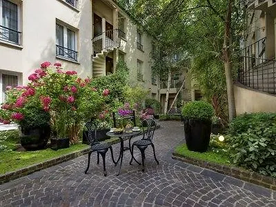 Le Patio Bastille 3*