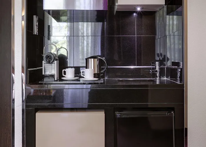 Le Patio Bastille Hotel