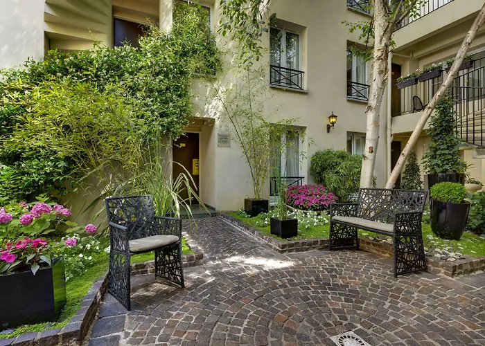 Le Patio Bastille 3*