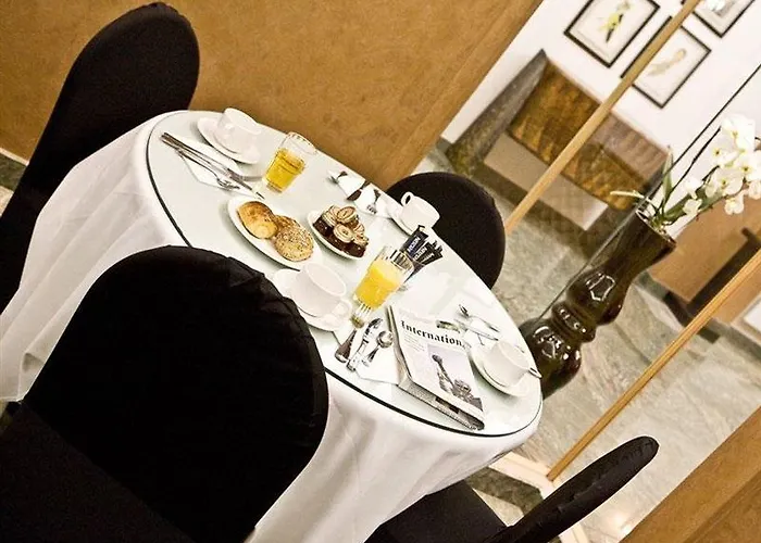 Le Patio Bastille Hotel 3*