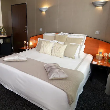 Le Patio Bastille Hotel 3*