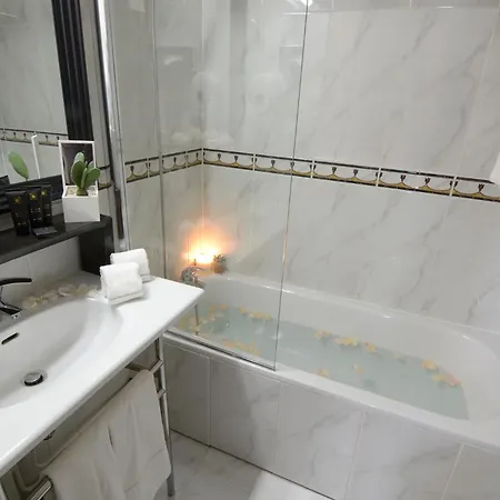 Hotel Le Patio Bastille 3*