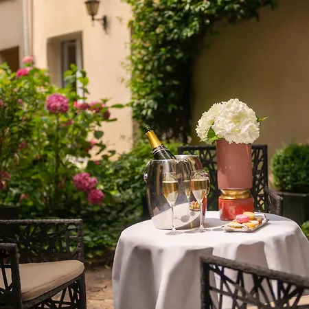 Le Patio Bastille מלון 3*